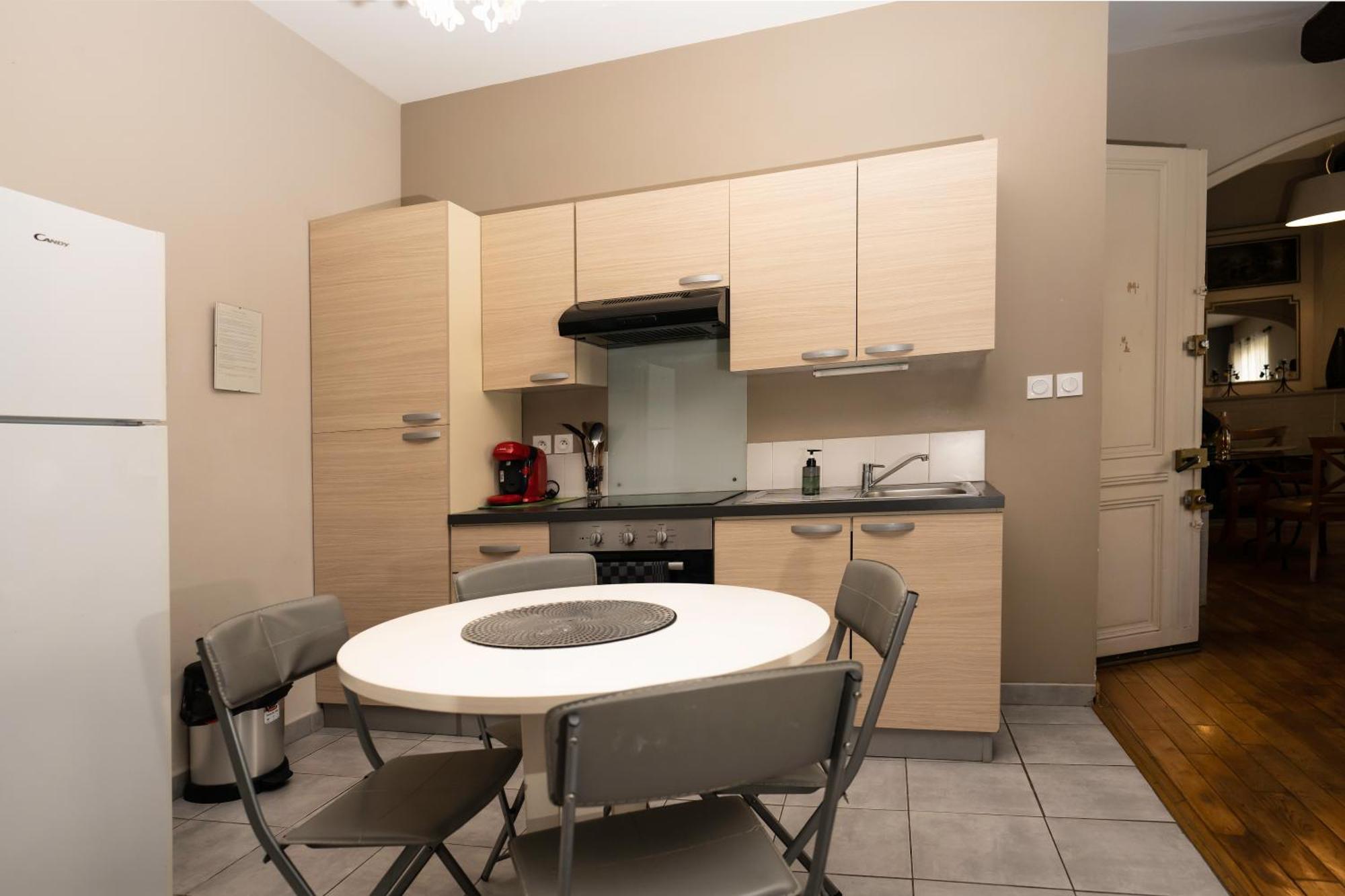Air D'Antan: Charming 3-Star Residence in Béziers City Center Exterior photo